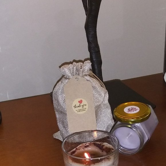 100% HOME MADE ESSENTIAL CANDLES - Picture 2 of 3